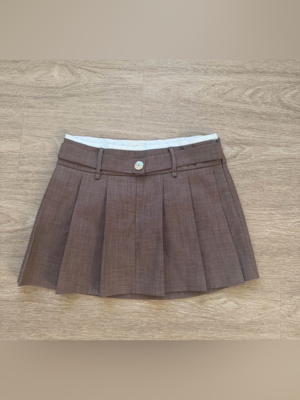 ASTR The Label Eirwen Pleated Mini Skirt Size small - Picture 3 of 7